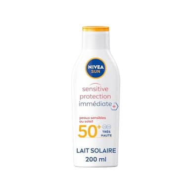 NIVEA SUN Lait solaire Sensitive protection immédiate FPS 50+ (1x200 ml), protection anti UV non parfumée & résistante à l’eau, écran solaire texture légère non grasse pour peaux sensibles