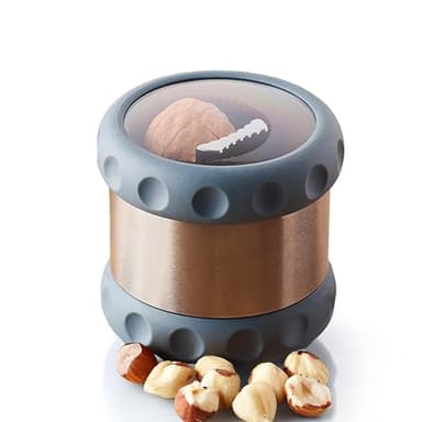 Mastrad – Casse-Noix À Engrenage – Décortiqueur Sans Effort Pour Noix & Noisettes – Système De Rotation Innovant – Couvercle Anti-Éclats – 7,5 x 7,5 cm – Gris