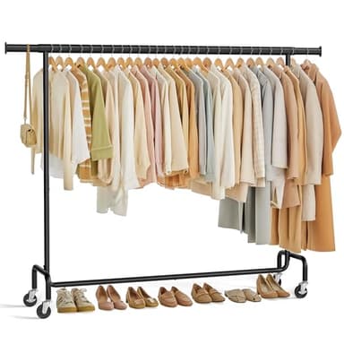 SONGMICS Portant à Vêtements avec Roulettes, Tringle Extensible pour Charge Lourde, Capacité de Charge 110 kg, 45 x (160-200) x 162,9 cm, Porte-manteau, en Métal, Chromé, Noir Mat HSR176B01