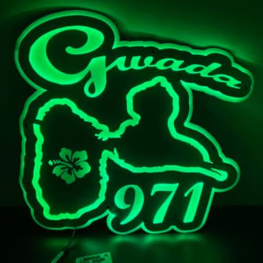 Plaque Lumineuse Camion 971 Gwada – LED RGBW – 5V/12V/24V USB – Fond Miroir 50x50cm – Déco Cabine Chauffeur – Stick Olivier Ambiance Decoration Cabine Camion