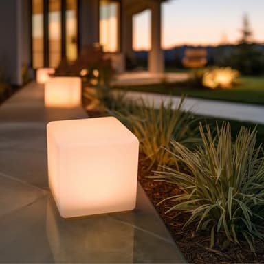 Solar Centre Shapelights Lampe d'ambiance à Changement de Couleur à énergie Solaire Rechargeable par USB pour intérieur et extérieur (Orange, Vert, Rouge, Rose, Violet, Mini Cube de 17,5 cm)